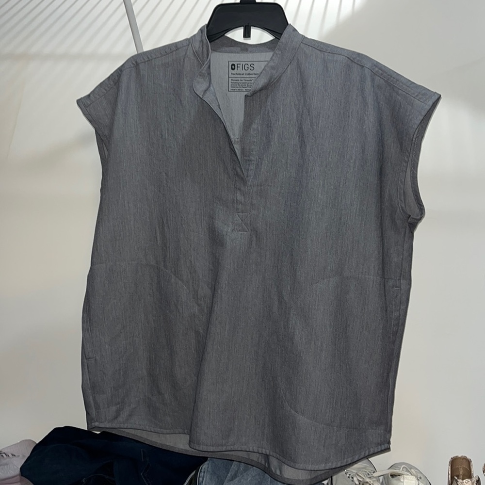 Figs Rafaela graphite scrub top medium